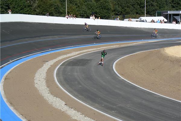Aménagement piste cyclable, BMX et terrain de skeeler - Sportinfrabouw NV